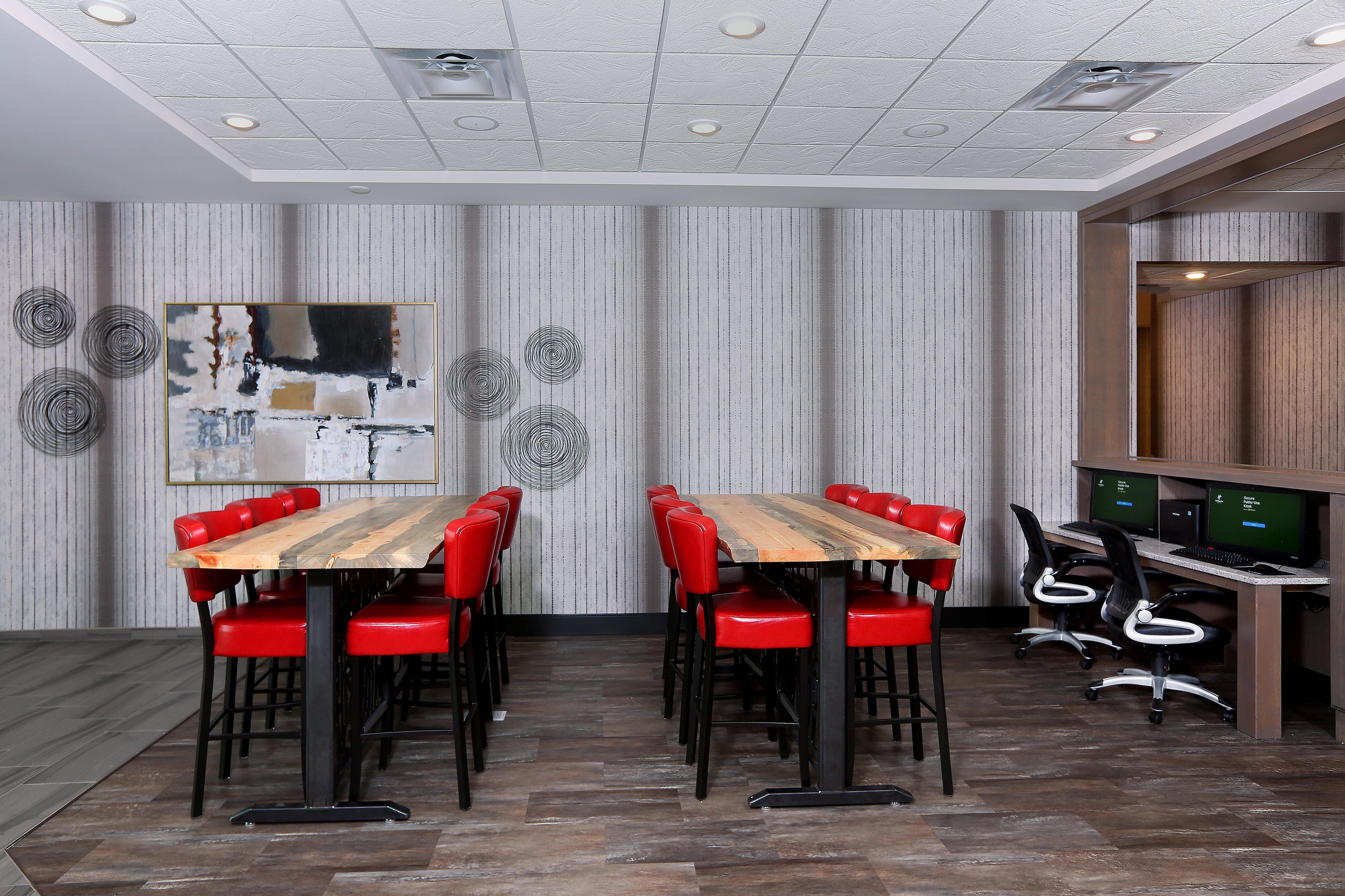 Holiday Inn & Suites Sioux Falls - Airport By Ihg Exterior foto