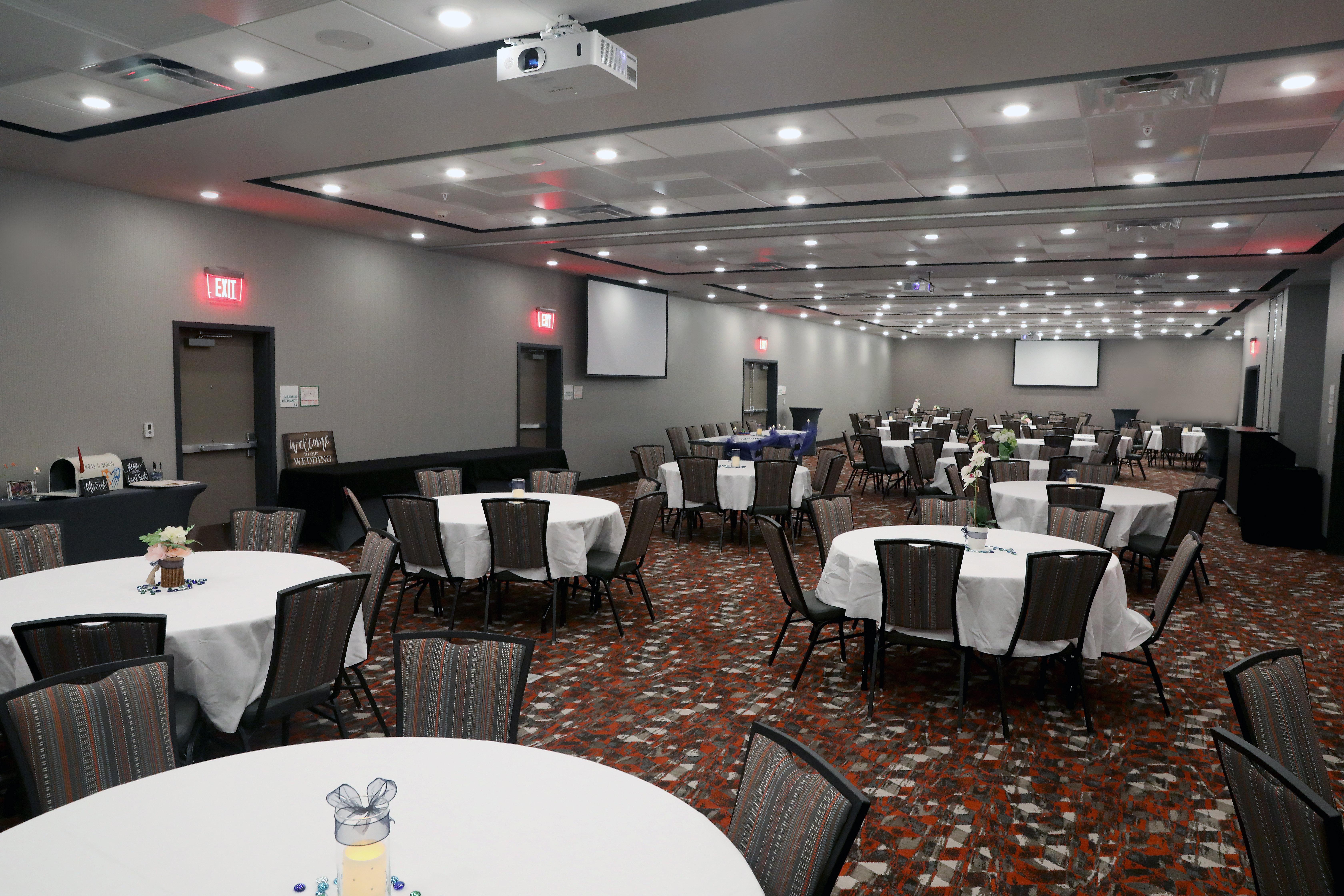 Holiday Inn & Suites Sioux Falls - Airport By Ihg Exterior foto
